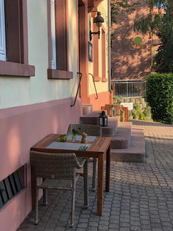 Hotel & Restaurant Gruener Baum Merzhausen Exterior foto